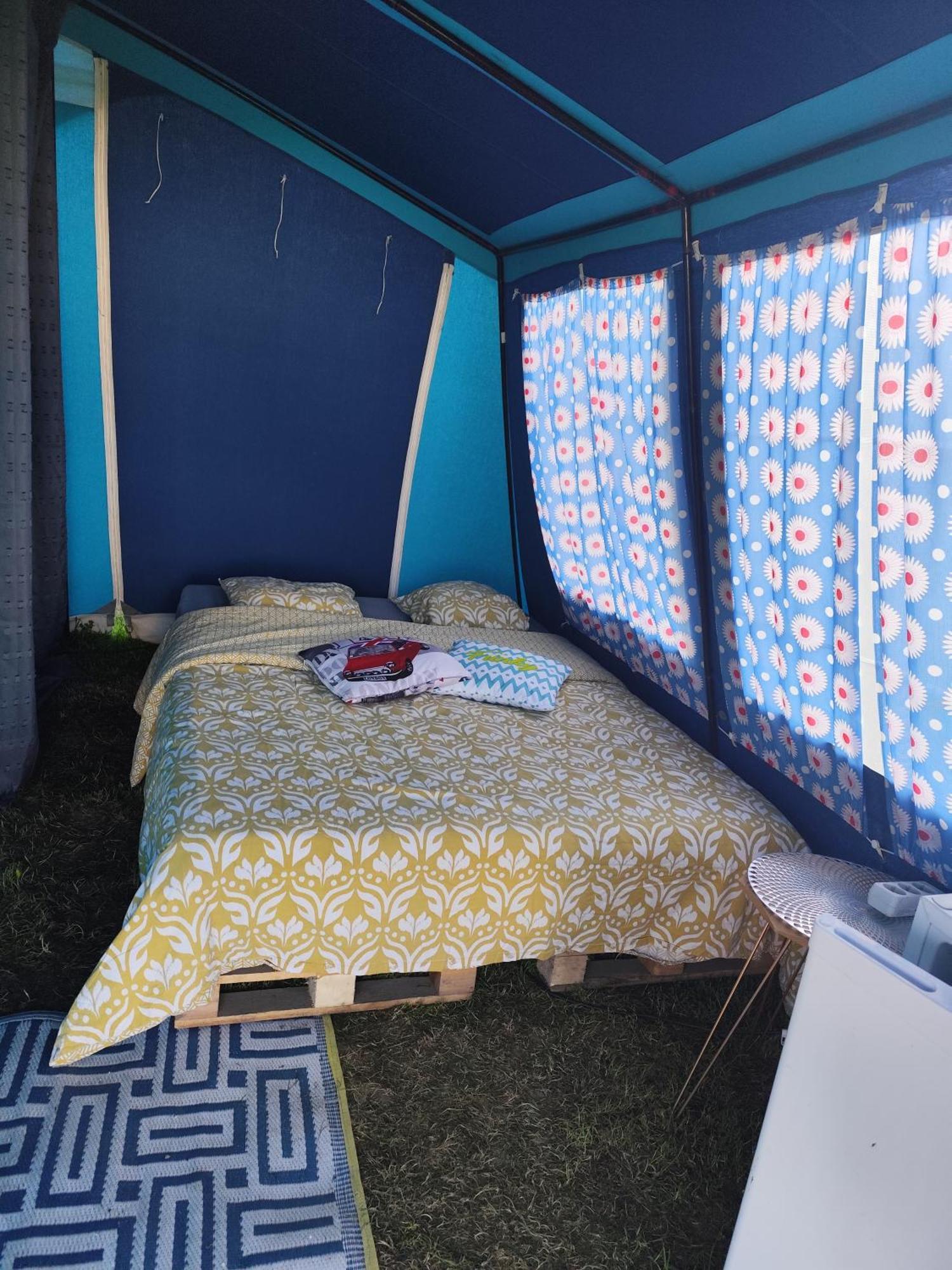 La Billardiere Camping A La Ferme Le Menil-Ciboult Экстерьер фото